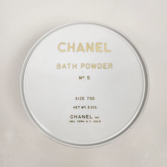 Chanel No 5 Bath Powder 8 oz New in Box With Screen and Puff - Picture 3 of 5